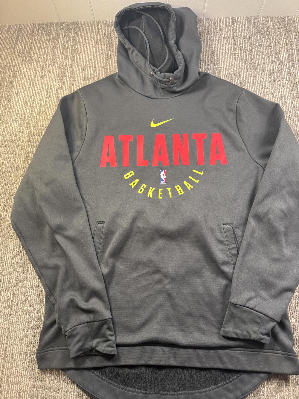 Atlanta Hawks Hoodie Sweatshirt Mens Medium Gray NBA Basketball Nike Dri Fit